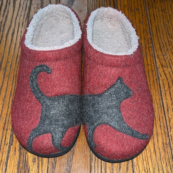 L.L. Bean Shoes - L.L. Bean Cat Mom Slippers